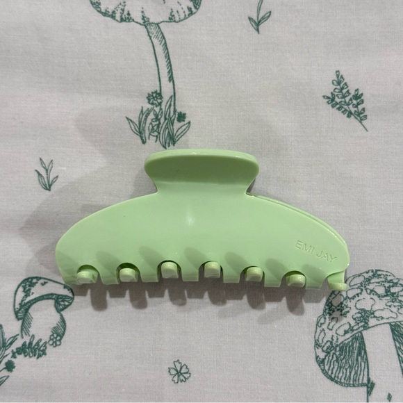 Emi Jay Big Effing Clip in Pistachio - Picture 2 of 7